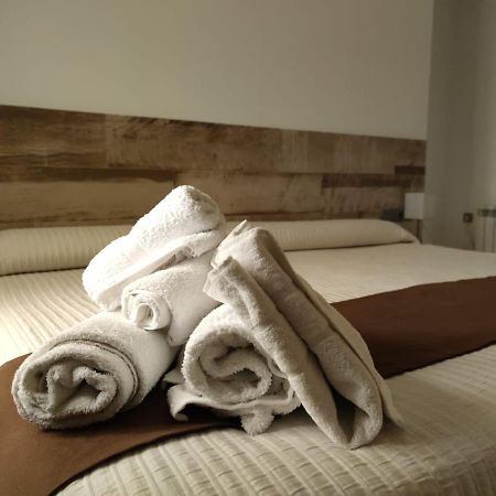 Hotel Tres Estrellas Casa Maribona Gela El Puente  Екстериор снимка