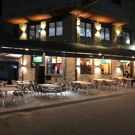 Hotel Tres Estrellas Casa Maribona Gela El Puente  Екстериор снимка