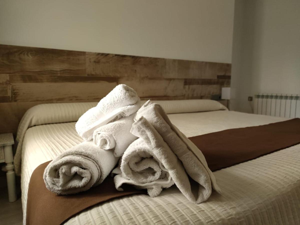 Hotel Tres Estrellas Casa Maribona Gela El Puente  Екстериор снимка