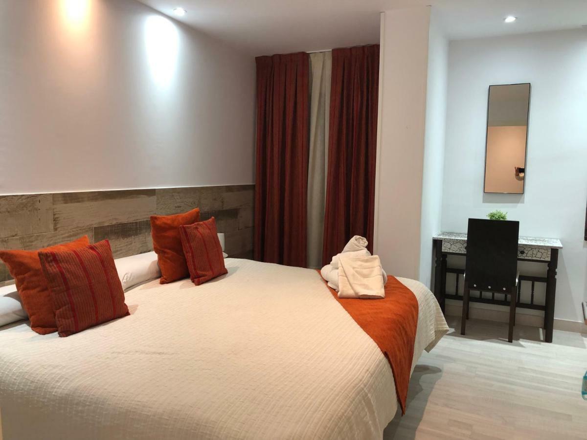 Hotel Tres Estrellas Casa Maribona Gela El Puente  Екстериор снимка