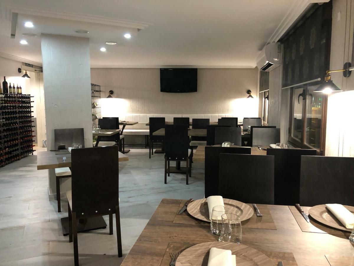 Hotel Tres Estrellas Casa Maribona Gela El Puente  Екстериор снимка