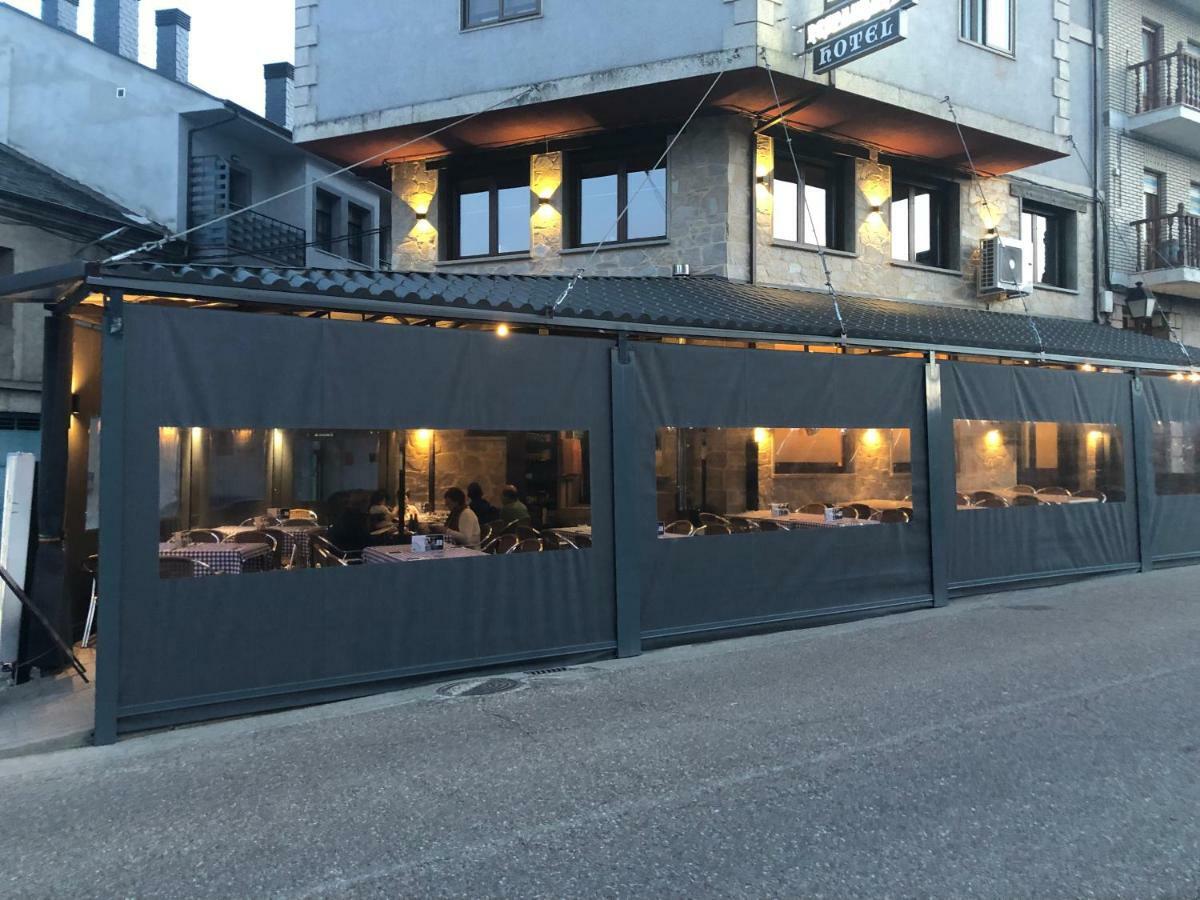 Hotel Tres Estrellas Casa Maribona Gela El Puente  Екстериор снимка